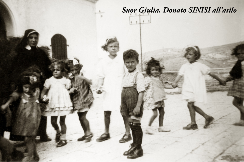 68 FOTO Suor Giulia - Donato Sinisi - all'asilo