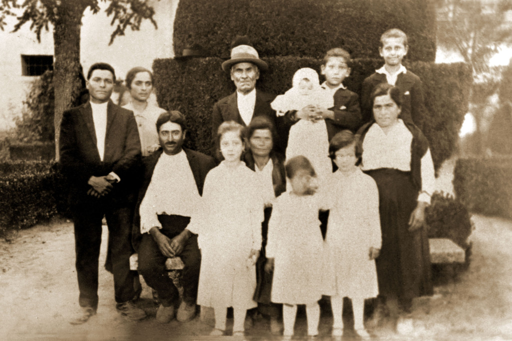 82 FOTO Famiglia Sinisi - in villa a Ripacandida 1934