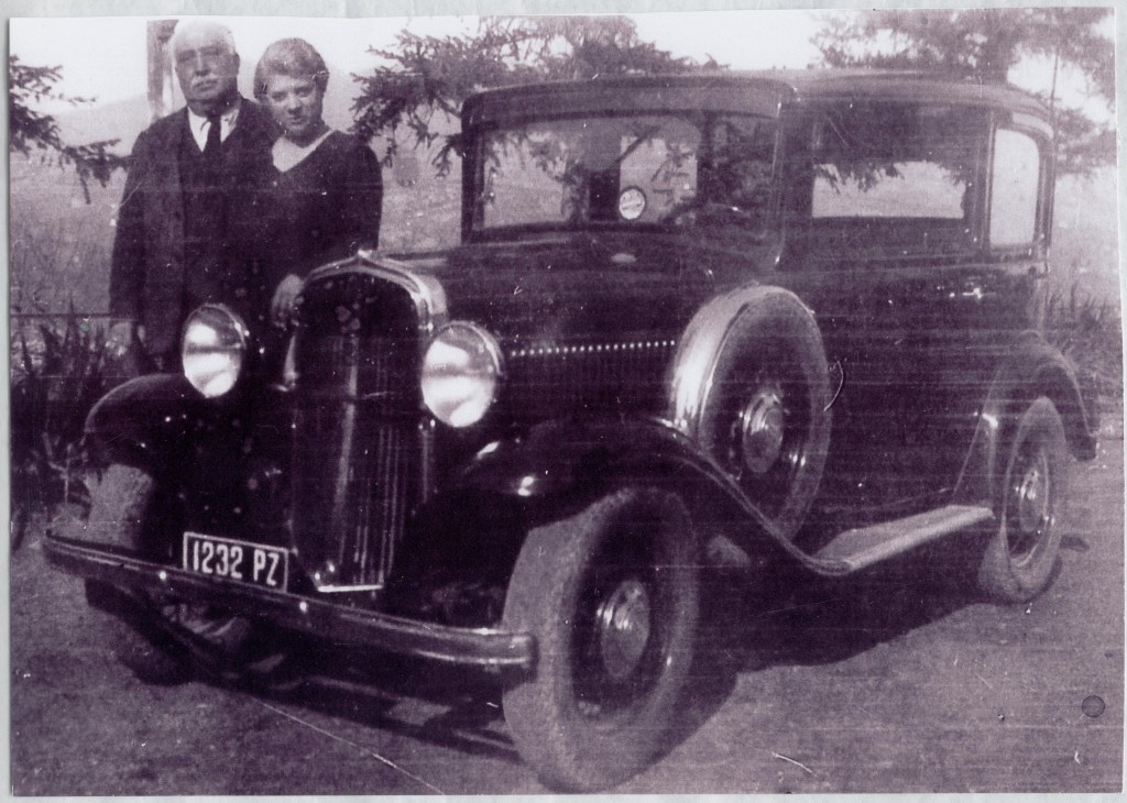 89 Anno 1934. Coniugi Don Antonio LIOY e Battistina BORZILLO (Fiat Balilla 3 marce)