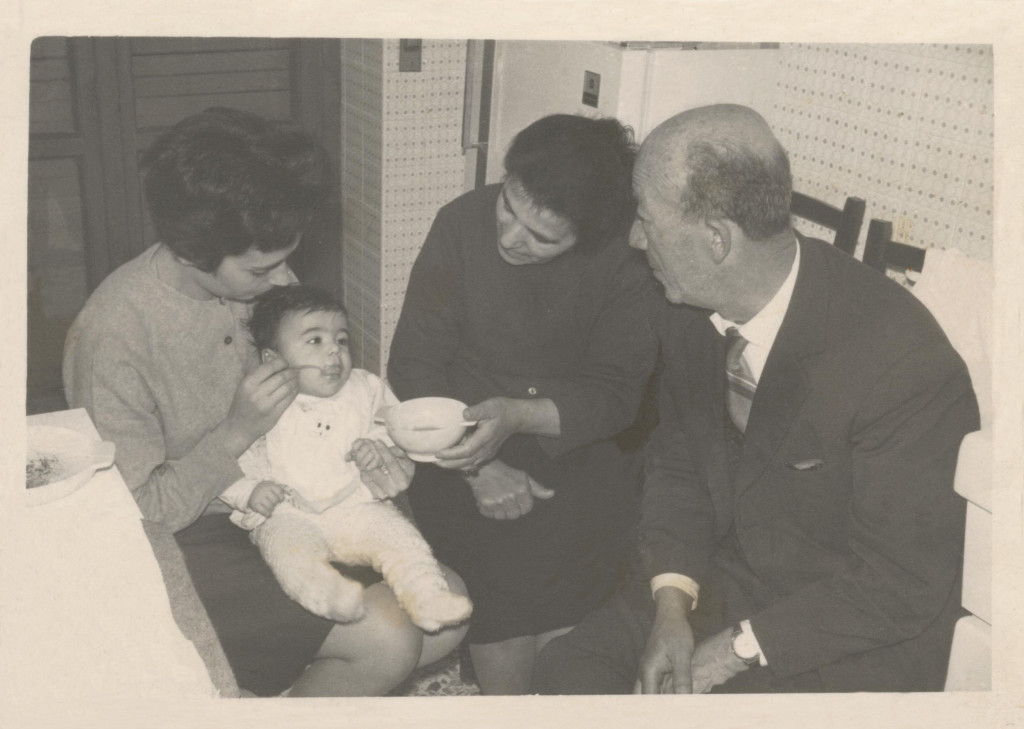 191 Nonni, figlia e nipote